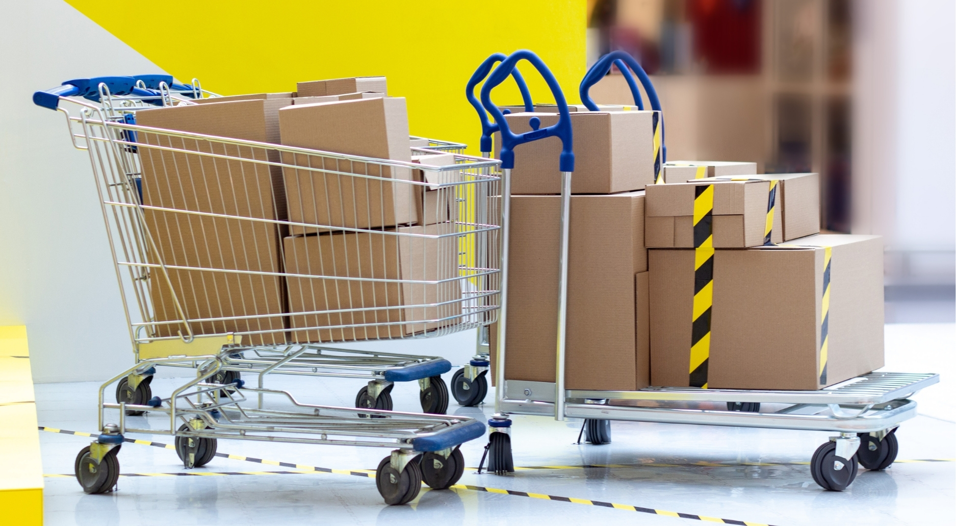 Carritos con cajas listos para envío